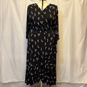 Lane Bryant Black faux wrap Lipstick print midi dress 26/28